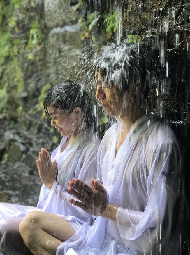 滝に打たれて自分を磨くECOツアー